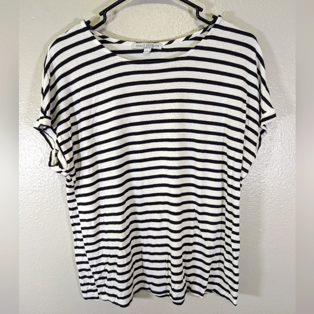 Green Envelope women's black and white striped T-shirt size L